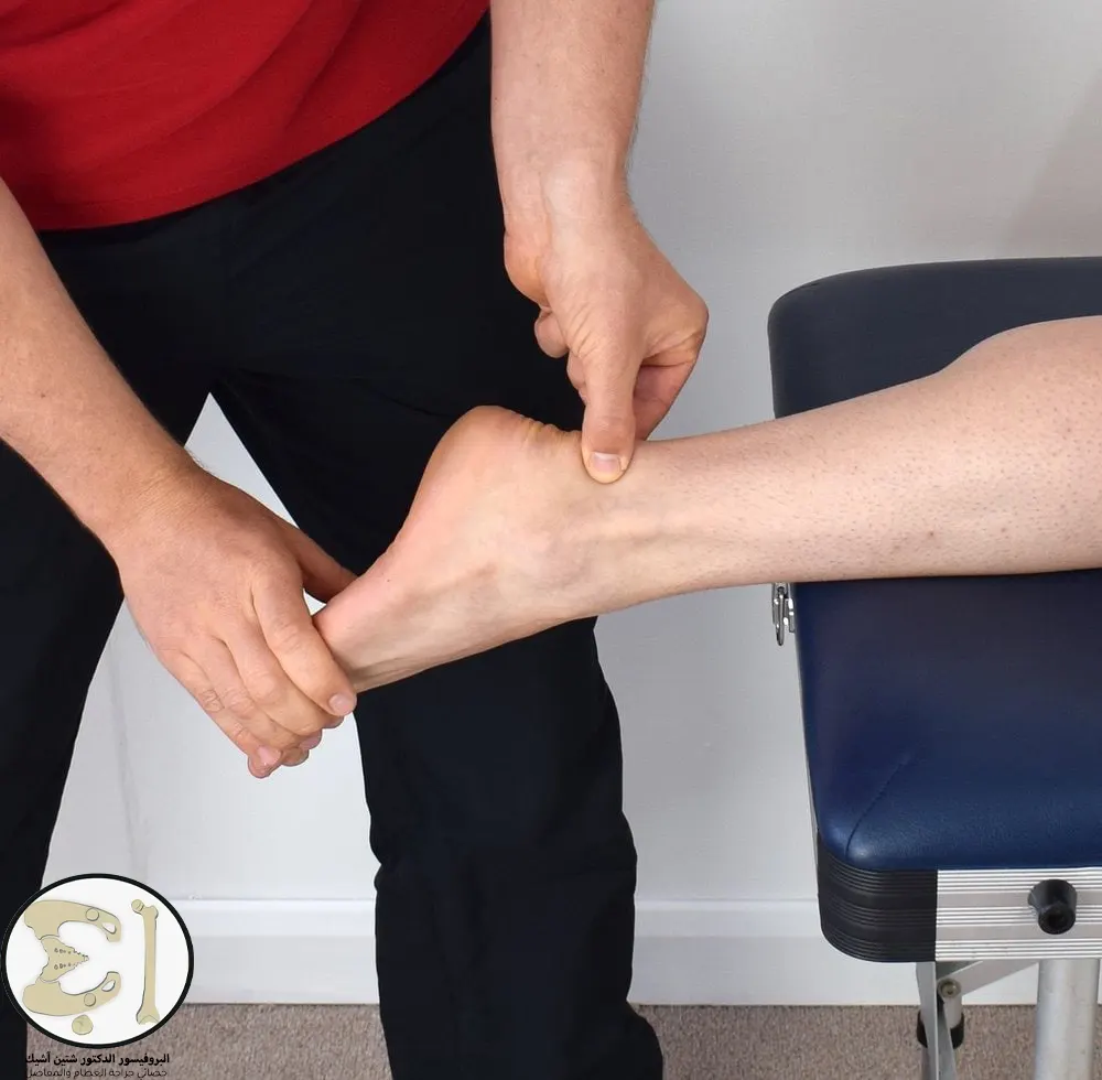 An image in which the examining doctor examines the ankle joint and ensures the integrity of the Achilles tendon